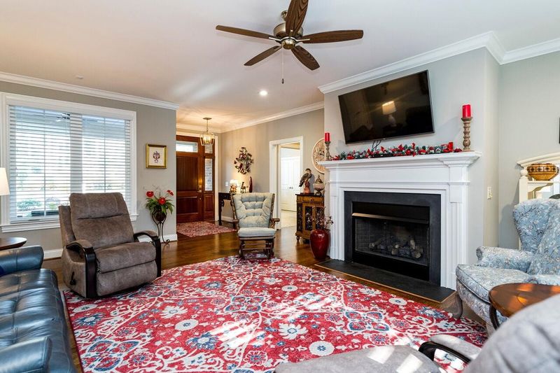 101 Rosemont Ln, Sanford, NC 27330