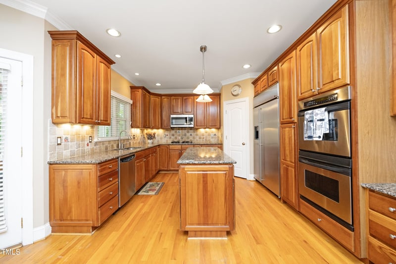 101 Royal Glen Dr, Cary, NC 27518