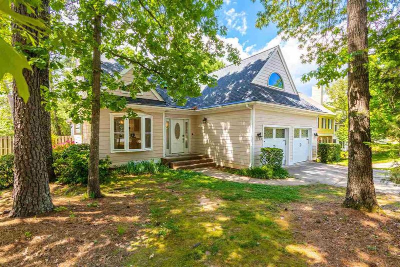 101 Shaftsberry Ct, Cary, NC 27513