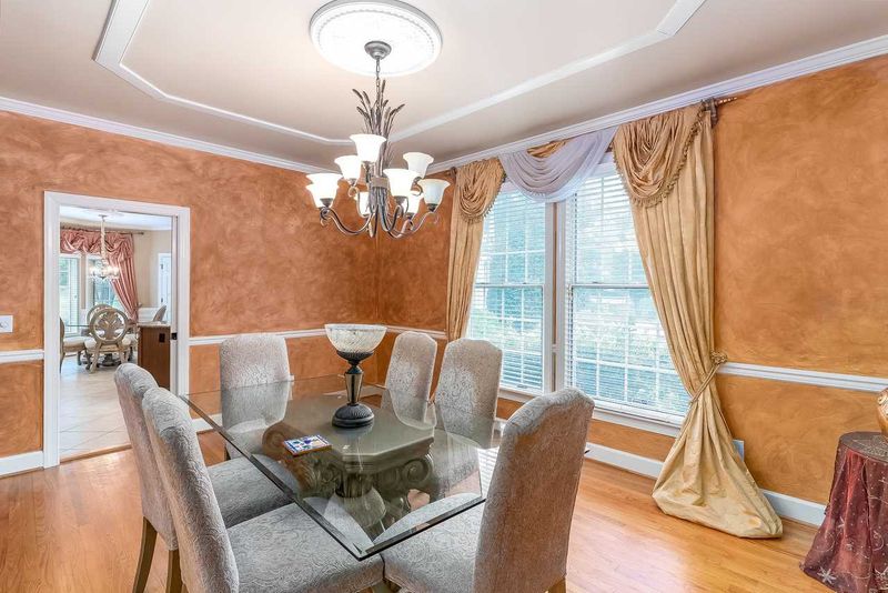 101 Sheffield Cir, Chapel Hill, NC 27517