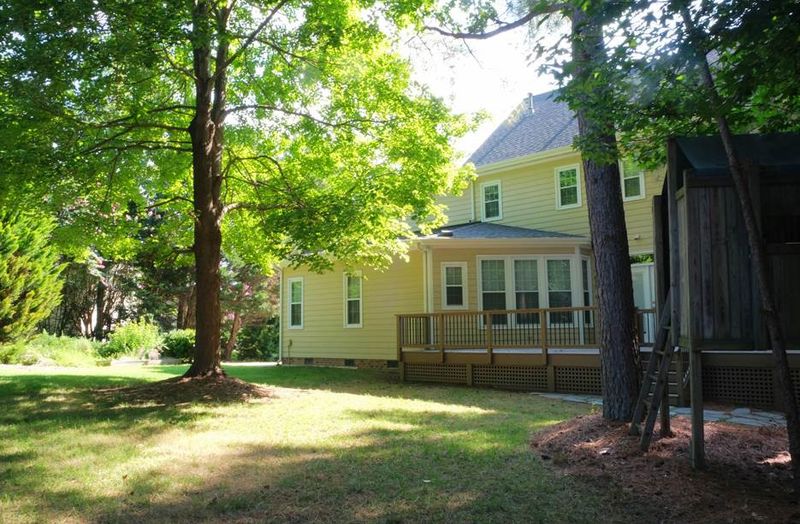 101 Shepton Dr, Cary, NC 27519