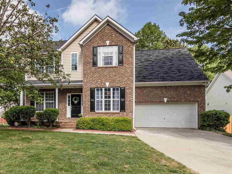101 Shopsgate Ct, Holly Springs, NC 27540