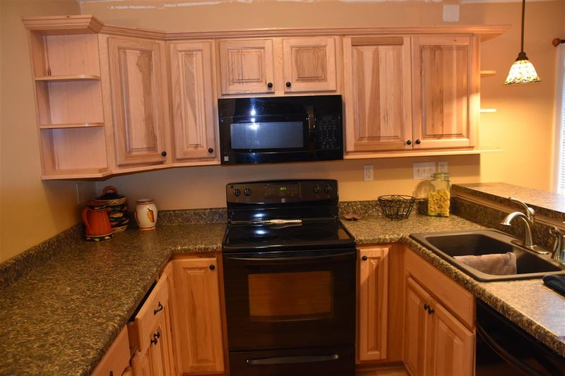 101 Silo Ct, Cary, NC 27513