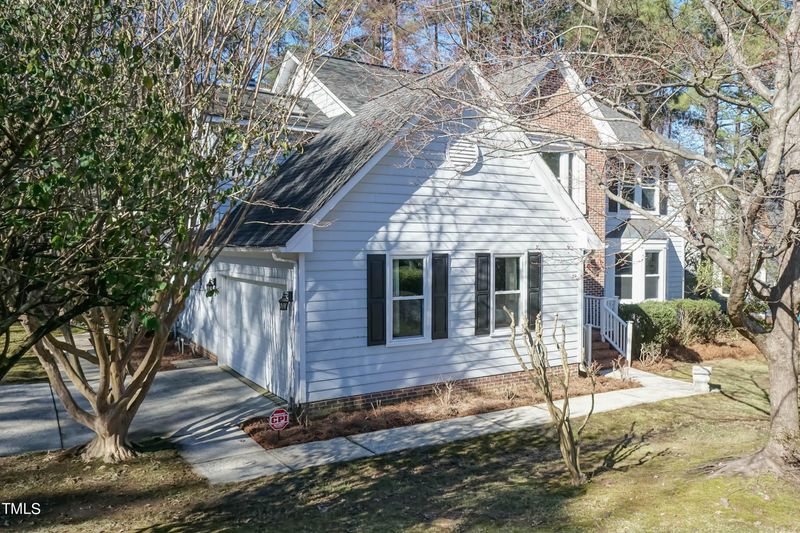 101 Sir James Ct, Cary, NC 27513