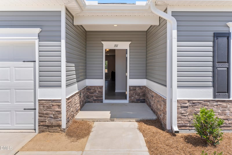 101 Smith Farms Dr, Lillington, NC 27546
