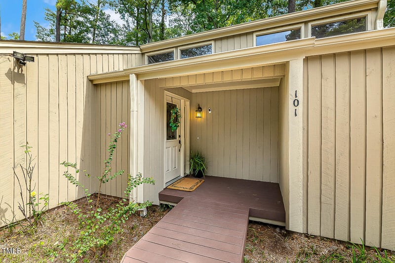 101 Solway Ct, Cary, NC 27511