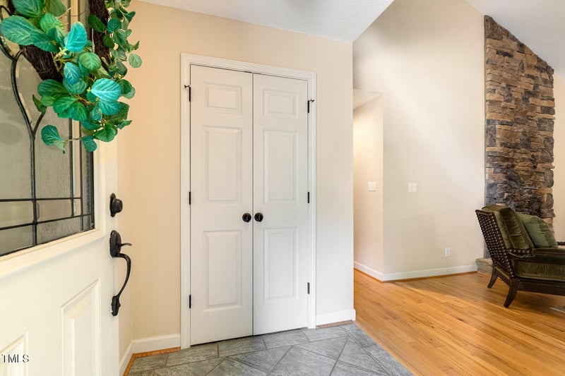 101 Solway Ct, Cary, NC 27511