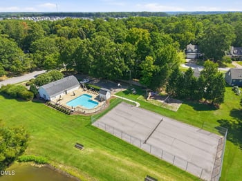 101 Somerset Farm Dr, Holly Springs, NC 27540