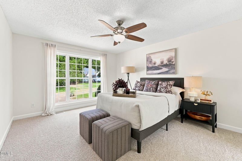 101 Somerset Farm Dr, Holly Springs, NC 27540
