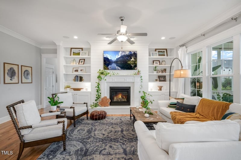 101 Splendid Oak Ct, Holly Springs, NC 27540