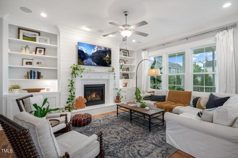 101 Splendid Oak Ct, Holly Springs, NC 27540