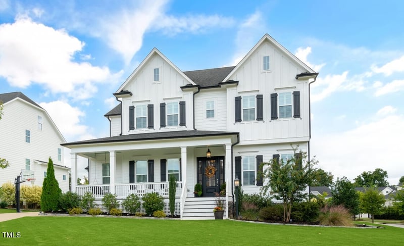101 Splendid Oak Ct, Holly Springs, NC 27540