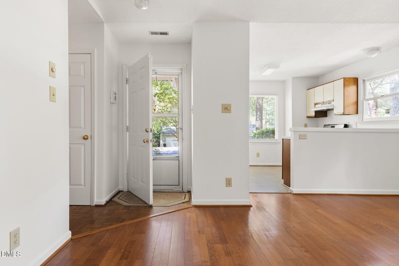 101 Standish Dr, Chapel Hill, NC 27517