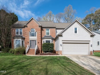101 Strathburgh Ln, Cary, NC 27518