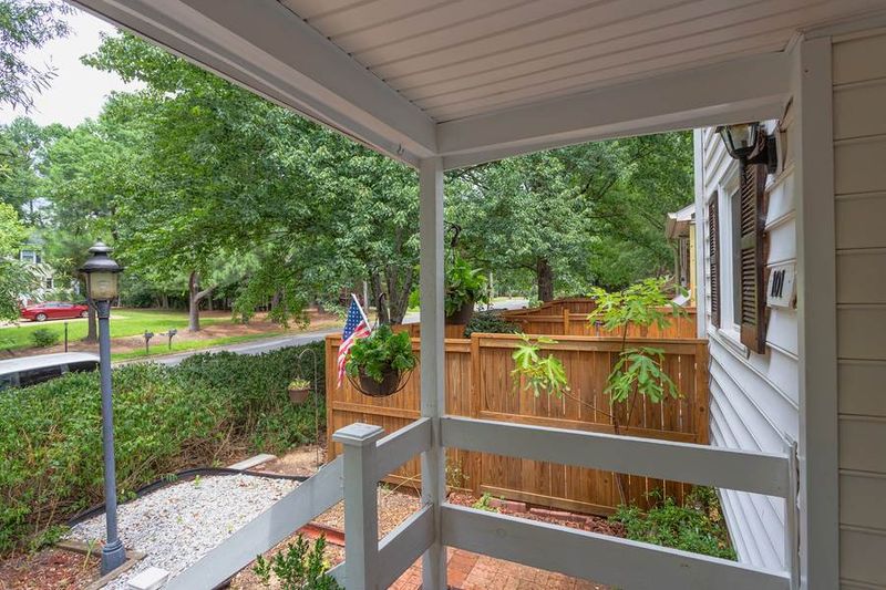 101 Sully Ct, Chapel Hill, NC 27514