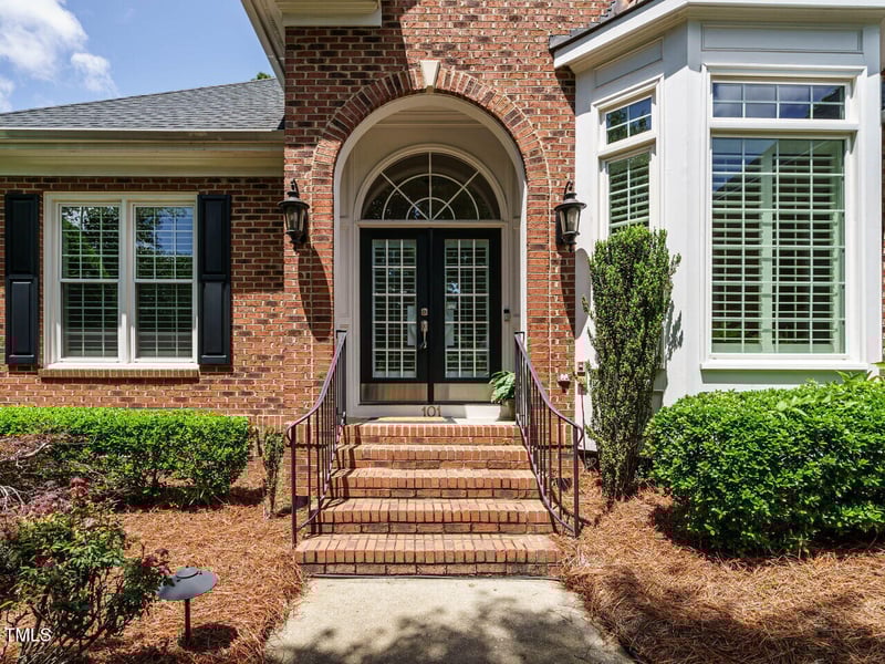 101 Temple Gate Dr, Cary, NC 27518