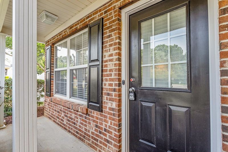 101 Thorncrest Dr, Apex, NC 27539