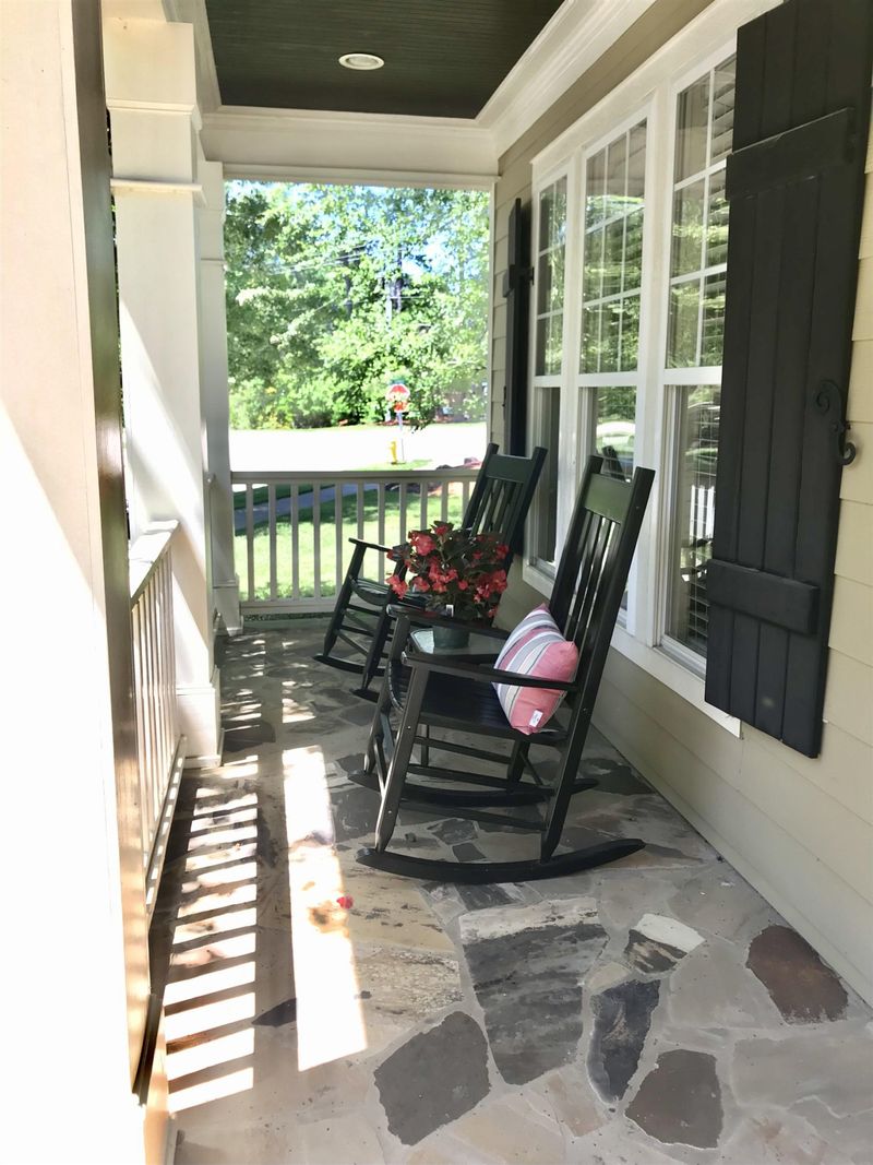 101 Thorndale Dr, Holly Springs, NC 27540