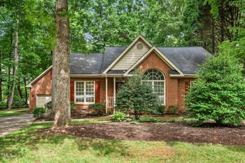 101 Turnberry Ln, Cary, NC 27511