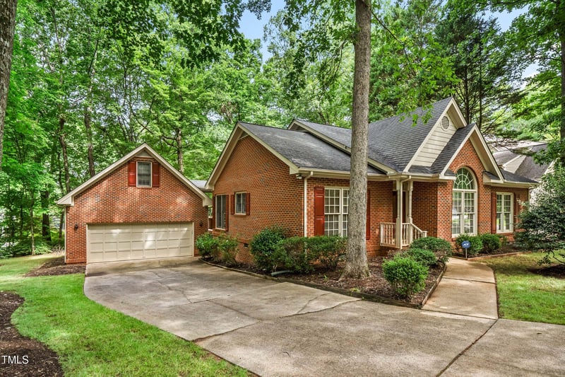 101 Turnberry Ln, Cary, NC 27511