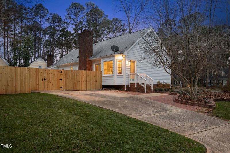101 Vermel Ct, Cary, NC 27513