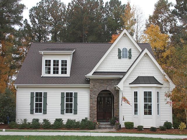 101 Wanderview Ln, Holly Springs, NC 27540