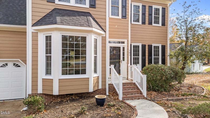 101 Waverly Dr, Clayton, NC 27527