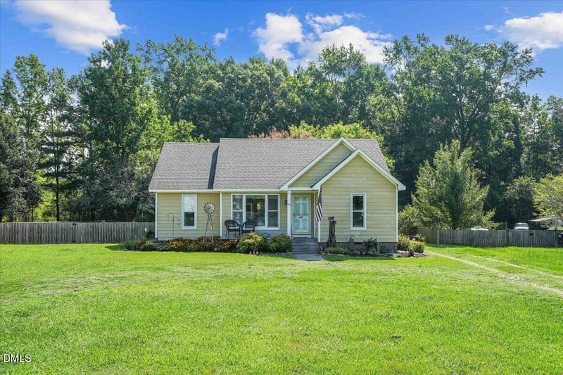 101 Wexford Dr, Fuquay Varina, NC 27526