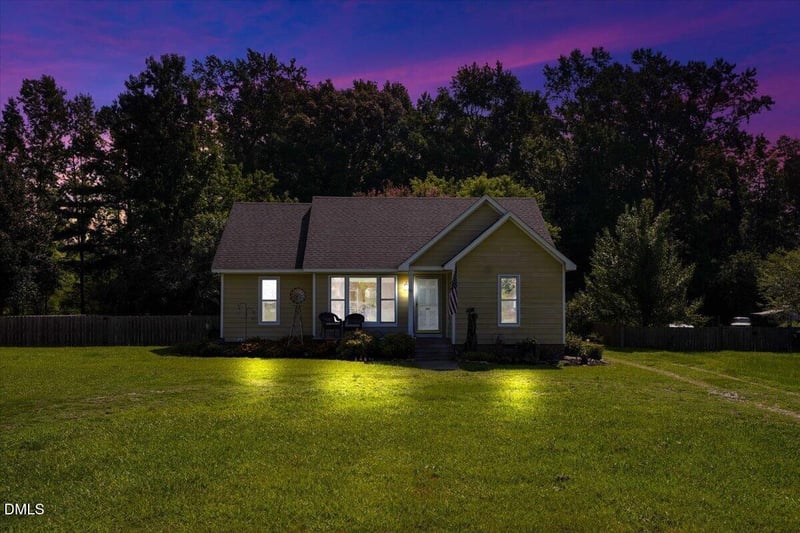 101 Wexford Dr, Fuquay Varina, NC 27526