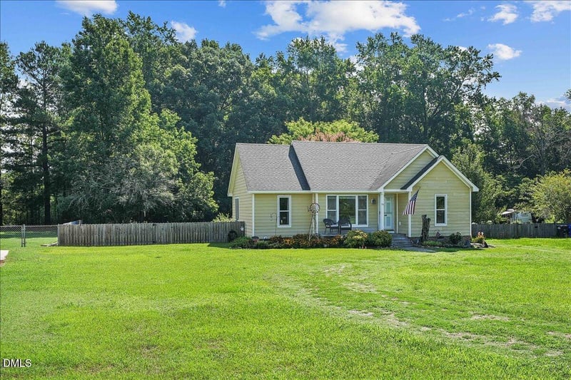 101 Wexford Dr, Fuquay Varina, NC 27526