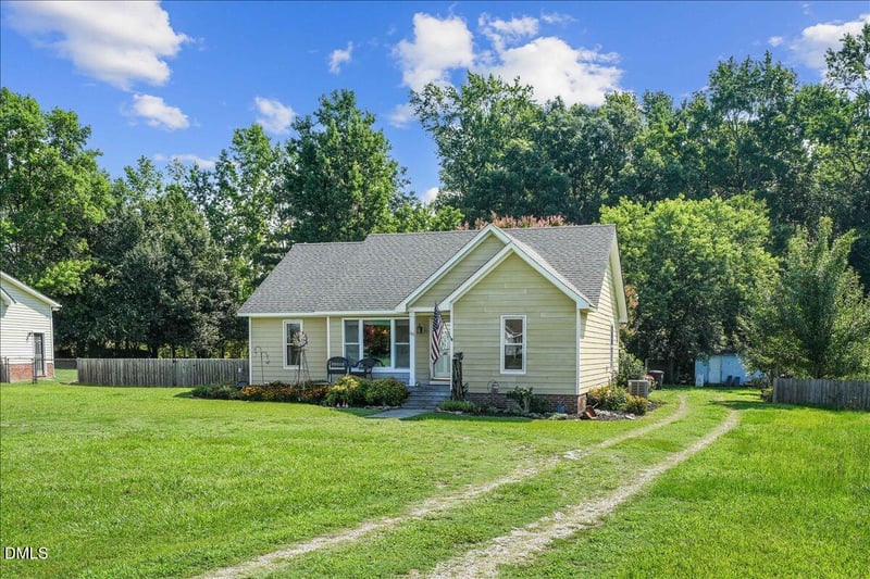 101 Wexford Dr, Fuquay Varina, NC 27526