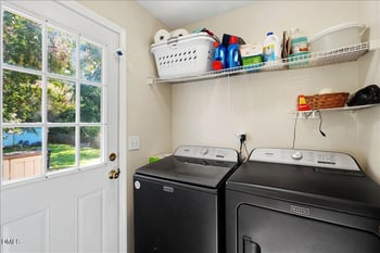 101 Wexford Dr, Fuquay Varina, NC 27526