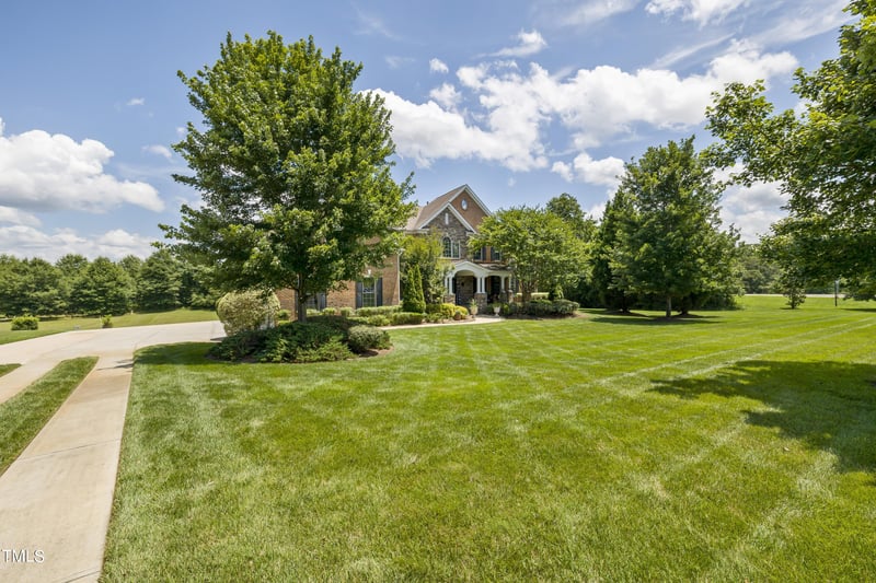 101 Whirlaway Ln, Chapel Hill, NC 27516