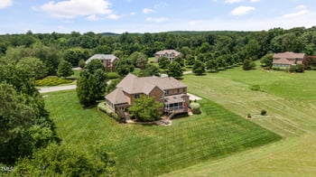 101 Whirlaway Ln, Chapel Hill, NC 27516