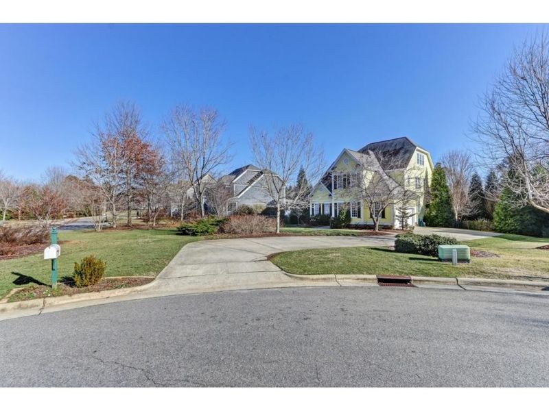 101 Whispering Oak, Chapel Hill, NC 27516