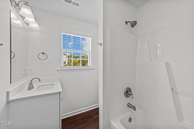 101 Wimbledon Ct, Clayton, NC 27520