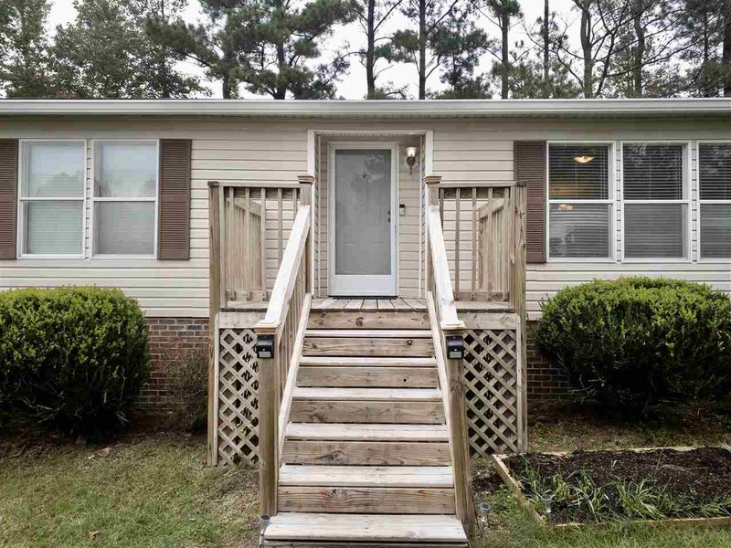 101 Winding Creek Dr, Youngsville, NC 27596