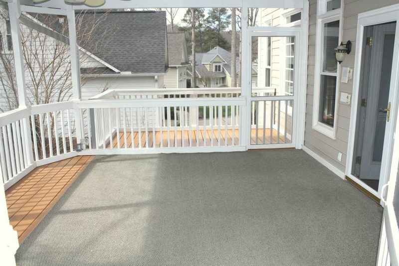 101 Windrock Ln, Cary, NC 27518
