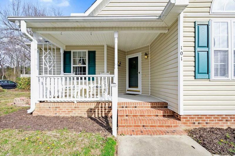 101 Woodbend Ct, Clayton, NC 27520