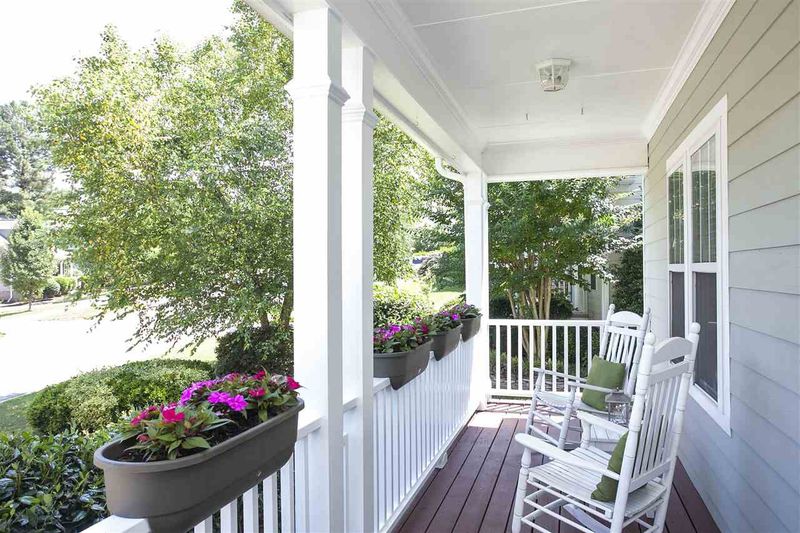 1010 Applethorn Dr, Apex, NC 27502