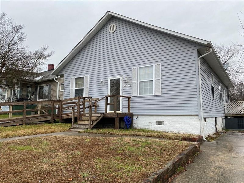 1010 Grace Ave, Burlington, NC 27217
