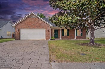 1010 Kenan Dr, Hope Mills, NC 28348