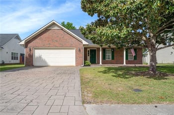 1010 Kenan Dr, Hope Mills, NC 28348