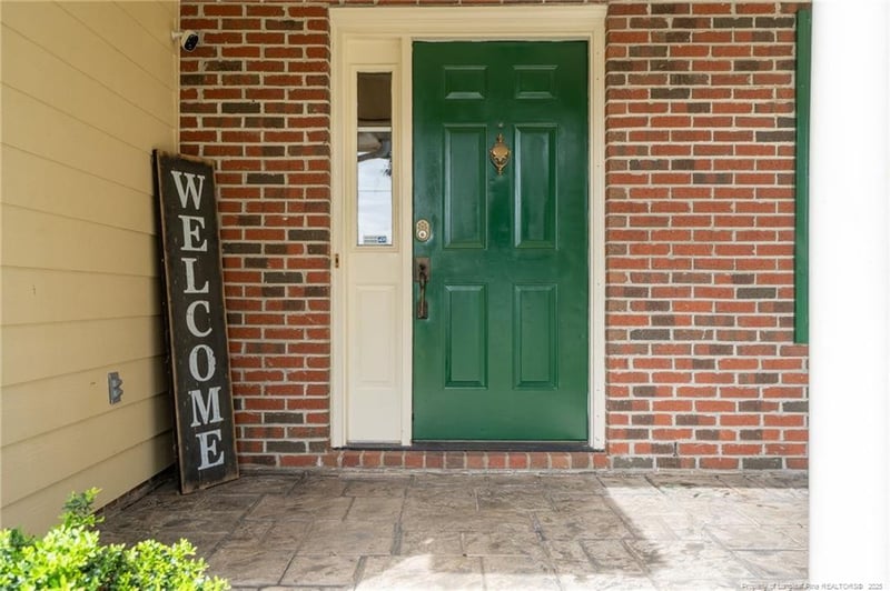 1010 Kenan Dr, Hope Mills, NC 28348