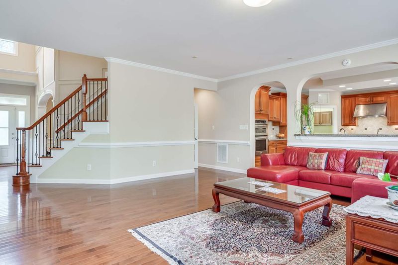 1010 Kennicott Ave, Cary, NC 27513
