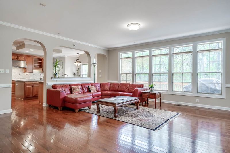 1010 Kennicott Ave, Cary, NC 27513