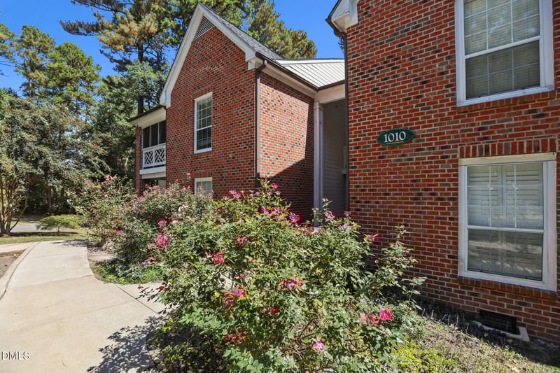 1010 Kingswood Dr #B, Chapel Hill, NC 27517
