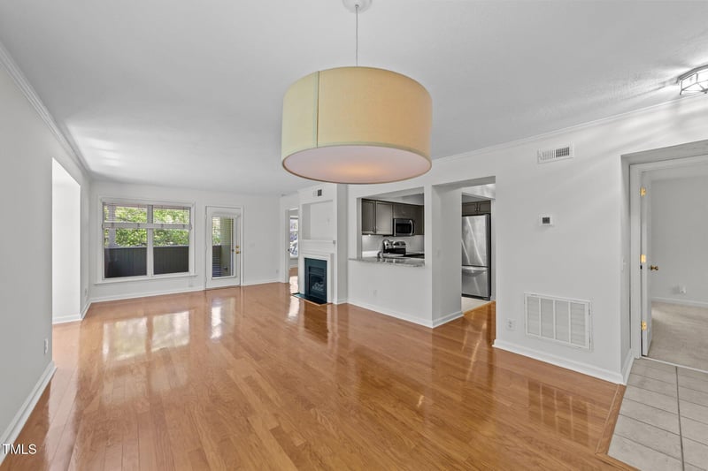 1010 Nicholwood Dr #301, Raleigh, NC 27605