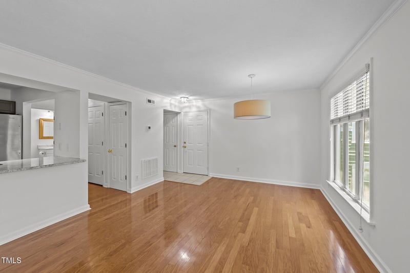 1010 Nicholwood Dr #301, Raleigh, NC 27605