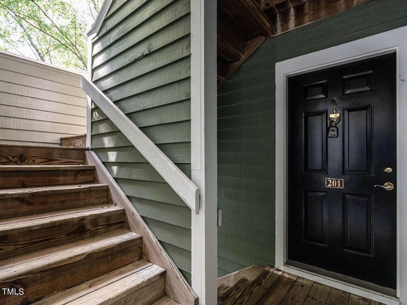 1010 Nicholwood Dr, Raleigh, NC 27605